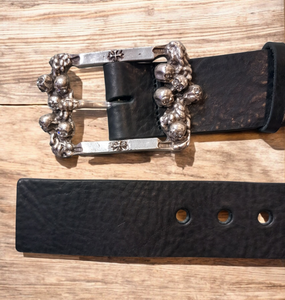 Leather belt with studs and cabochon 